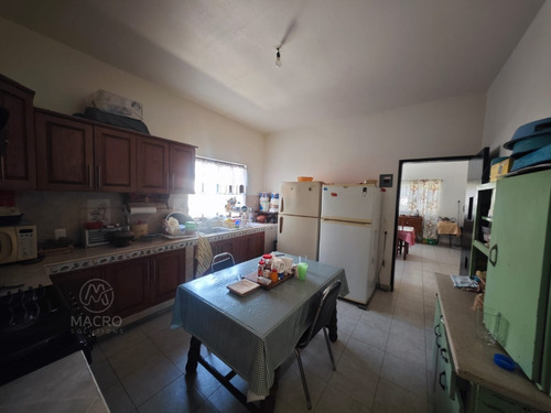 Casa En Venta En San Pedro Apatlaco De Un Nivel Con Jardín.