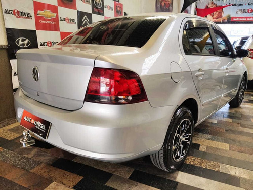 Imagem 2 de 12 de Volkswagen Voyage 2012 1.0 Vht Trend Total Flex 4p