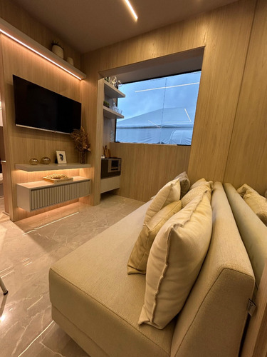 Apartamento 2 Dormitórios Ao Lado Da Estação