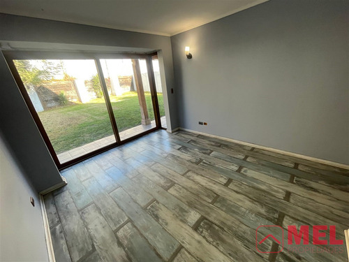 Casa En Venta De 4 Dorm. En Colina