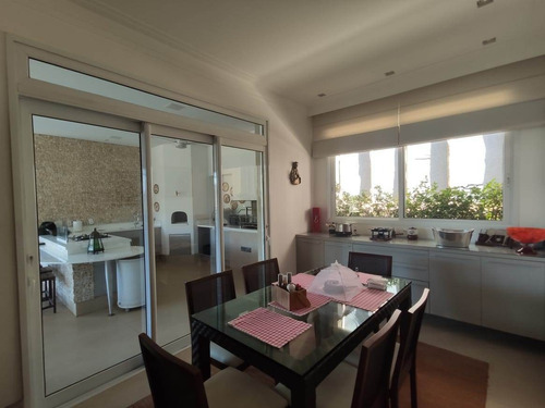 Tamboré 10 | Casa Alto Padrão | Vista Para Reserva | Piscina Aquecida | Adega Climatizada | Sala De Ginástica | 4 Suítes - Cnc1199