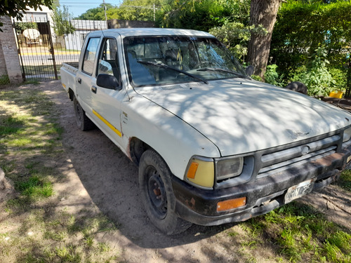 Toyota Hilux 2.8 D/cab 4x2 D Dlx