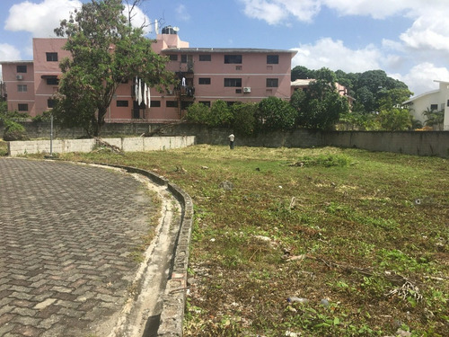 Terreno En Venta En Las Praderas De 1.058 M2. Residencial Cerrado