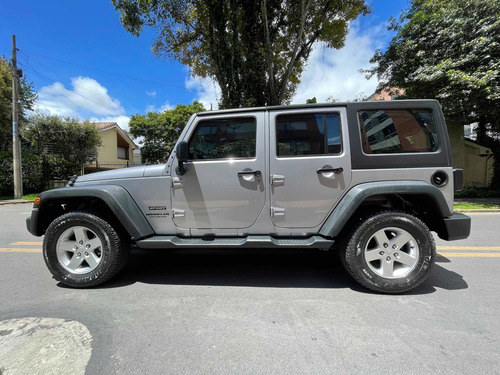 Jeep Wrangler Unlimited Sport 3.6l V6 5 Puertas Convertible