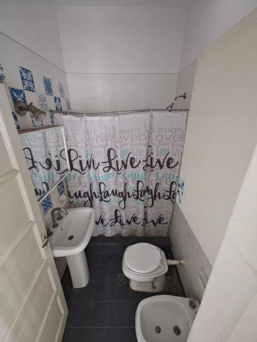 Casa En Venta - 2 Dormitorios 1 Baño - 126mts2 - Azul