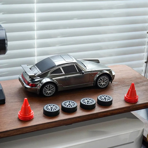 1:24 God Of War Gtr Drift Toy Car Regalo De Navidad