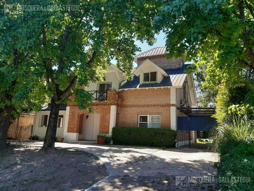 Imagen 2 de 30 de Excelente Casa En Lomas Benavidez