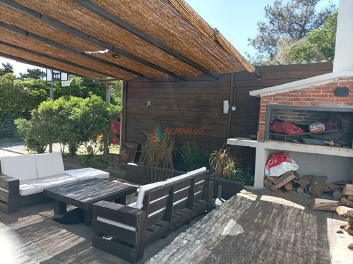 Alquiler De Casa Frente A Playa Mansa Con Vista Al Mar