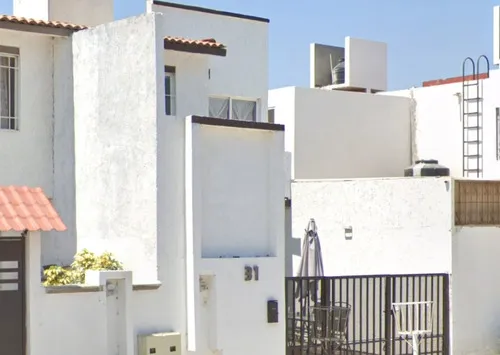 Casa En Venta, Recuperación Bancaria, Col. Santuarios Del Cerrito, Correguidora, Queretaro. Laab2