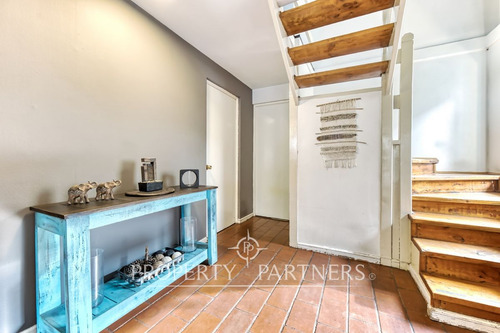 Casa Aislada En Barrio Residencial Consolidado P...