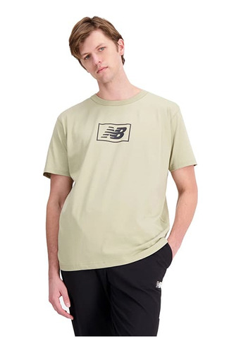 Remera New Balance Essentials De Hombre - Mt33512fug Energy