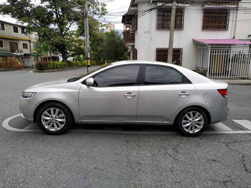 Kia Cerato Forte 2014 Full