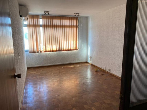 Imagen 2 de 5 de Oficina En Ciudad Vieja