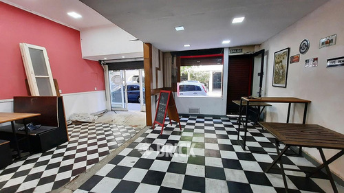 Local A La Calle S/exp Y Apto T/destino En Mansilla Y Pueyrredon - 92 M2 Tot 3 Baños Espect Cocina