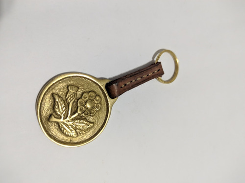 Llavero Flor De Lis Flor Del Cardo Bronce Con Cuero