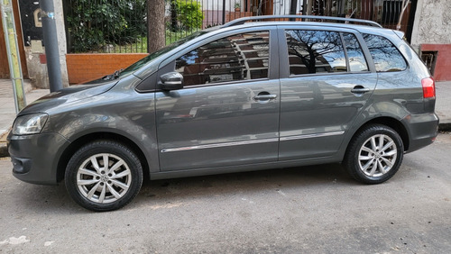Volkswagen Suran 1.6 Highline 101cv