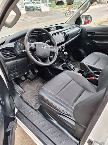 Toyota Hilux 2.8 Tdi Std Cab. Simples 4x4 2p 204 hp
