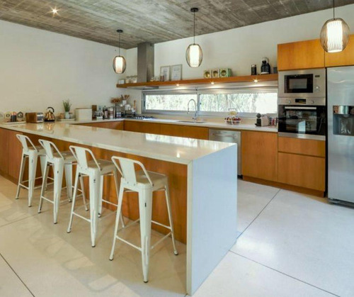 Residencia Moderna En Beverly Hills, Punta Del Este: Elegancia Y Confort En Un Entorno Exclusivo