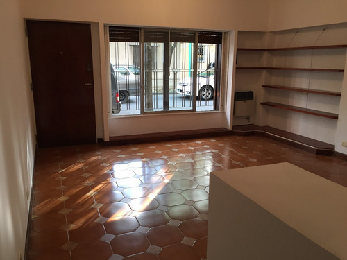 Casa En Triplex 6 Ambientes Cochera - Terraza - Parrilla