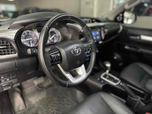 Toyota Hilux 2.8 D-4D TURBO DIESEL CD SRX PLUS 4X4 AUTOMÁTICO