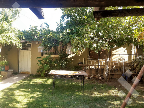 En Venta, Casa De 3 Habitaciones Y Quincho, Plottier.