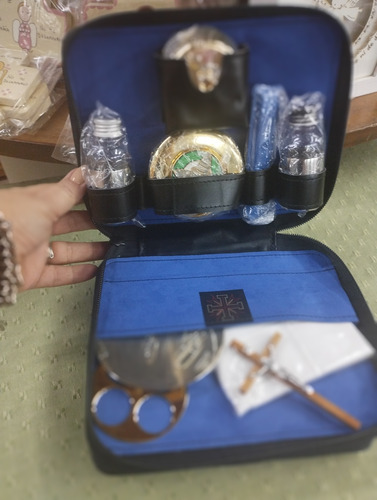 Estuche Completo Celebración De Misa/bautismos Valija Cuero