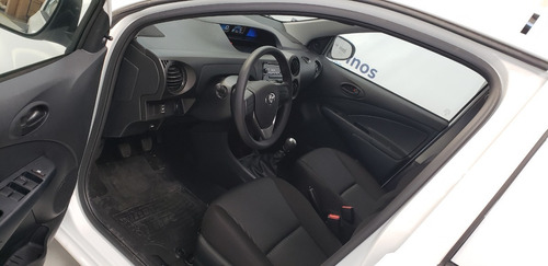 Imagen 8 de 11 de Toyota Etos Aibo 1.5 Caja De 6ta Utilitario Romera Necochea