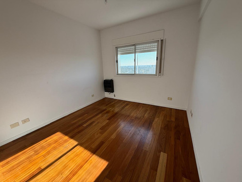 Alquiler - 4 Ambientes Con Terraza - Cohgland