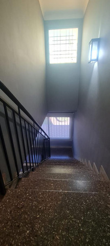 Casa En Venta - 2 Dormitorios 2 Baños - 546mts2 - Castelar