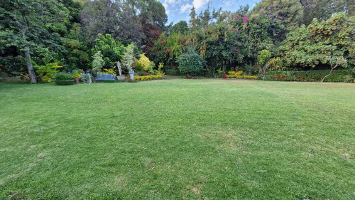 Inigualable Residencia En Venta En Jardines De Ahuatepec, Cuernavaca