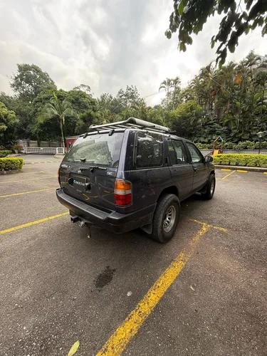 Nissan Pathfinder Std