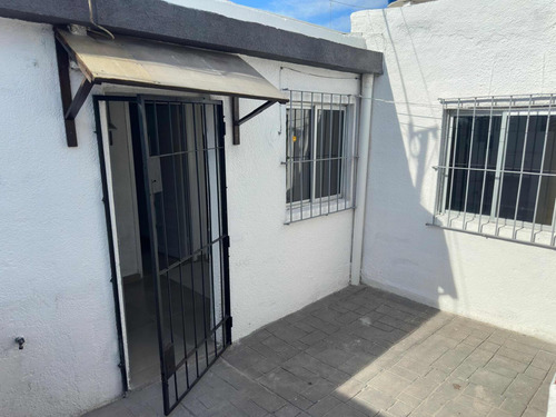 Alquilo Apto , 2 Dorm, Cocina Comedor,baño,patio Con Parrilla,(garantias Anda O Porto Seguro ) Alquiler $ 15500 Gc $ 2900 Con Ose , Impuestos Incluidos