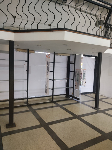 Vendo Gran Local C.c Casona 1. Asesor Inmobiliario Silvia Jaramillo.
