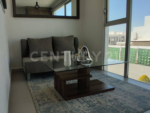 Casa Dúplex En Venta En Escobedo 12°80, Pedro Escobedo, Querétaro.