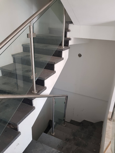 Imagen 5 de 14 de Exclusividad Estilo Americano Cercano Av. Bolivar Lecheria