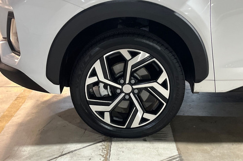 JAC JS8 1.5 LUXURY SE 6 MT