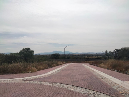 Terreno En Venta En Condominio Cipres Cd Maderas Corregidora