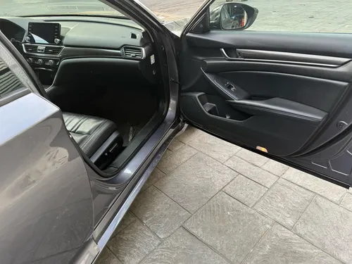 Honda Accord 2.0 Touring At