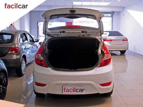 Imagen 11 de 21 de Hyundai Accent 125 1.4 2012 Excelente!!
