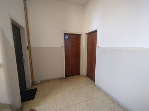 ¡¡¡departamento De 2 Ambientes En Alquiler, En Constitucion!