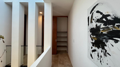 Casa En Venta Merida, Temozon Norte En Privada, Entrega Inmediata.