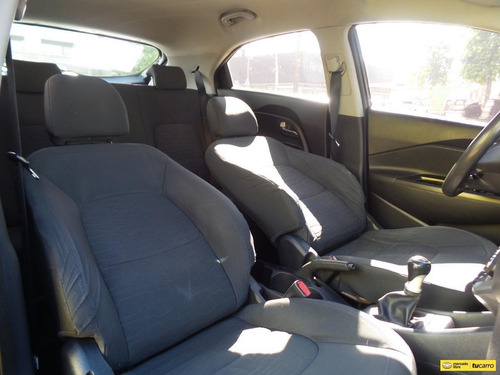 Imagen 18 de 25 de Kia Rio Spice