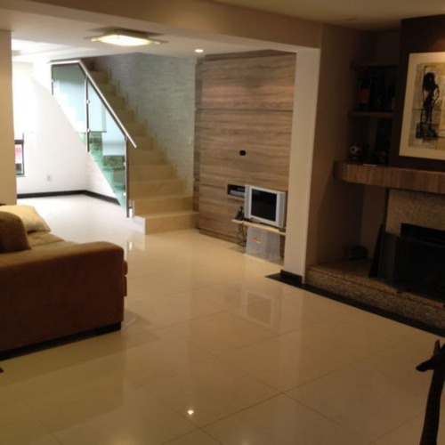 Casa Em Ipanema Com 4 Dormitórios - Mi5493
