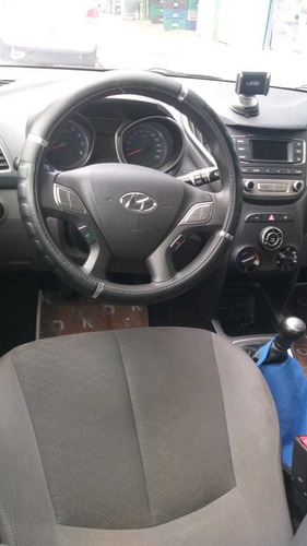 Imagem 4 de 10 de Hyundai Hb20s 2018 1.0 Comfort Plus Flex 4p