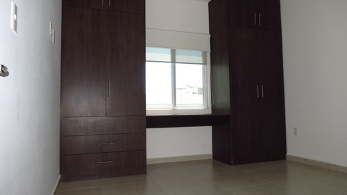 Imagen 8 de 14 de Renta De Casa Con Amenidades. Cumbres Del Lago