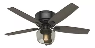 Ventilador de techo Hunter Bennett negro mate con 5 aspas color nogal grisáceo y nogal tostado, 52" de diámetro 120 V