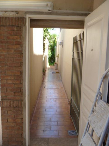 Imagen 17 de 25 de Casa Con Cochera Y Fondo Libre - Lanús Oeste
