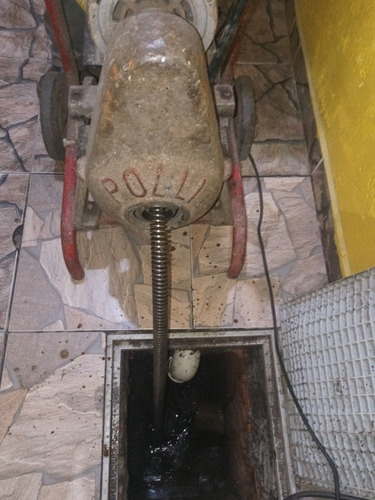 Imagem 2 de 10 de Desentupir Esgotos Desentupir Pias Desentupir Colunas Vasos