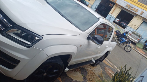 Volkswagen Amarok 3.0 Highline Extreme Cab. Dupla V6 4x4 Aut. 4p