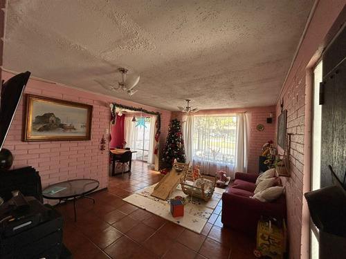 Casa En Venta De 7 Dorm. 3 Baños En Peñalolén